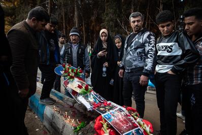 محل انفجار تروریستی کرمان گلباران شد