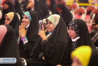 بازدید رئیس سازمان تبلیغات اسلامی از نمایشگاه دهه هشتادی‌ها