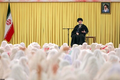 مراسم جشن تکلیف دختران دانش‌آموز با حضور رهبر معظم انقلاب اسلامی