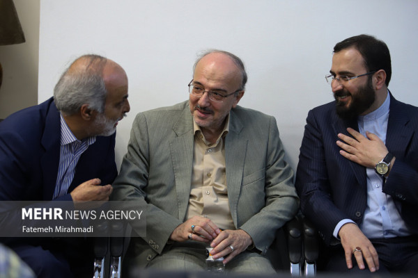 رونمایی از کتاب «میثاق قدسی، ضرورت یاری امام زمان (عج)»