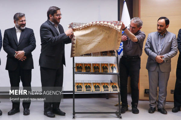 افتتاح نمایشگاه عکاسی تشییع خادمان حرم ایران