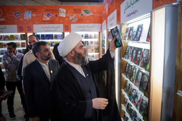 بازدید رئیس سازمان تبلیغات اسلامی از سی و ششمین نمایشگاه کتاب