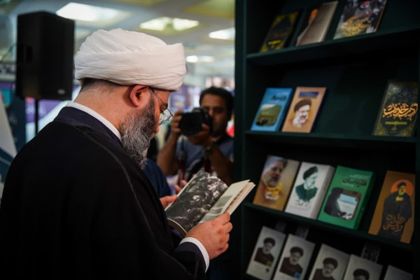 بازدید رئیس سازمان تبلیغات اسلامی از سی و ششمین نمایشگاه کتاب