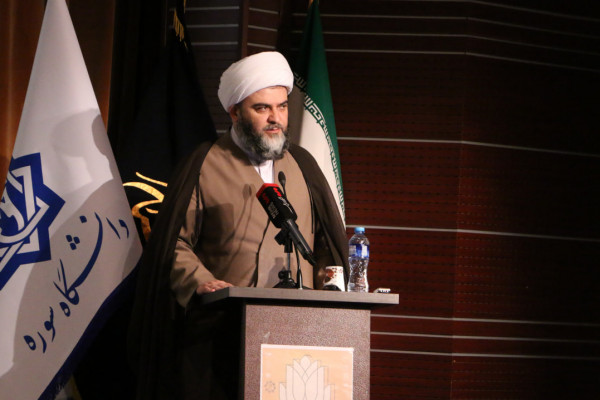 برگزاری همایش ملی هنر انقلاب را ضروری می‌دانیم