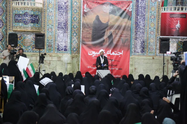 ما با دشمن مذاکره و صلح نداریم