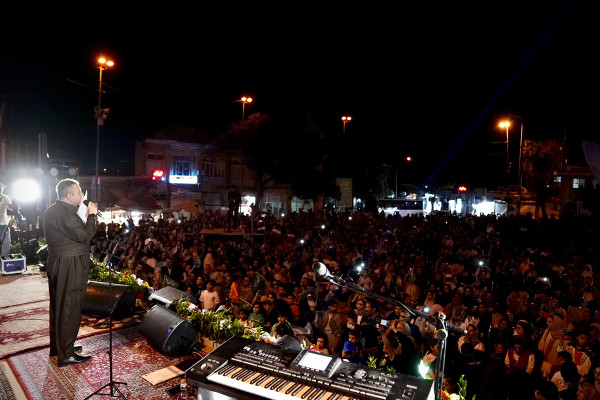 阿赫迈德教民在萨南达季的盛大聚会