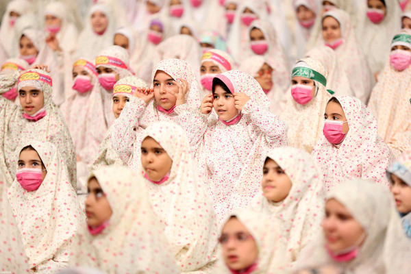 "فرشتوں کی تقریب" رہبر انقلاب کی موجودگی میں