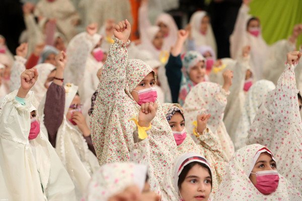 "فرشتوں کی تقریب" رہبر انقلاب کی موجودگی میں