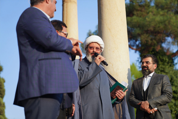 Celebración de Mahfel en el mausoleo de Hafez en Shiraz