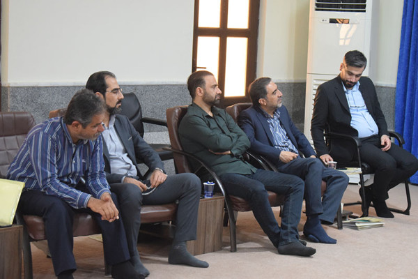 نشست جامعه‌ی ستایشگران بوشهر با نماینده ولی فقیه در استان و امام جمعه بوشهر