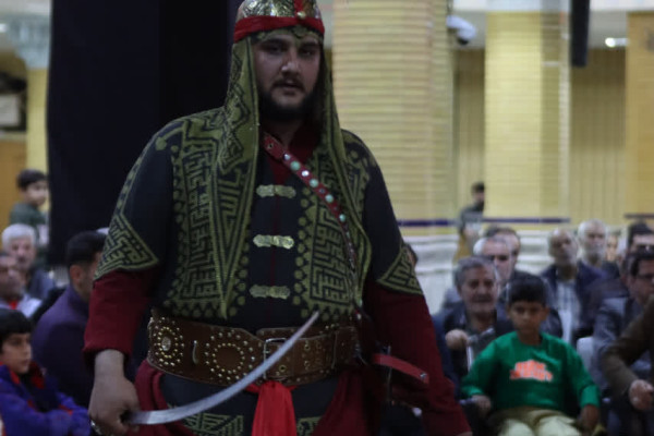 «هنر و عزا در هم‌آوایی تعزیه‌خوانان برجسته کشور»  برگزاری آئین سنتی تعزیه خوانی