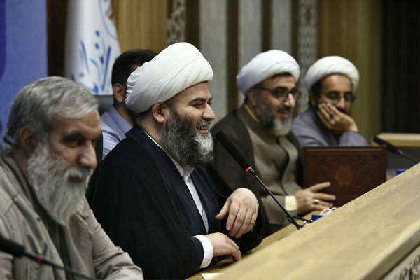 نشست راهبردی عملیات زندگی با آیه‌ها در قم