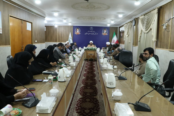 نشست صمیمی کارکنان تبلیغات اسلامی هرمزگان با مدیرکل برگزار شد