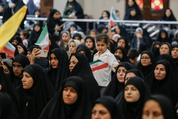 مراسم سوگواری بانوان شیرازی و هم‌نوایی با زنان طایفه بنی‌اسد در حرم شاهچراغ (ع) برگزار شد