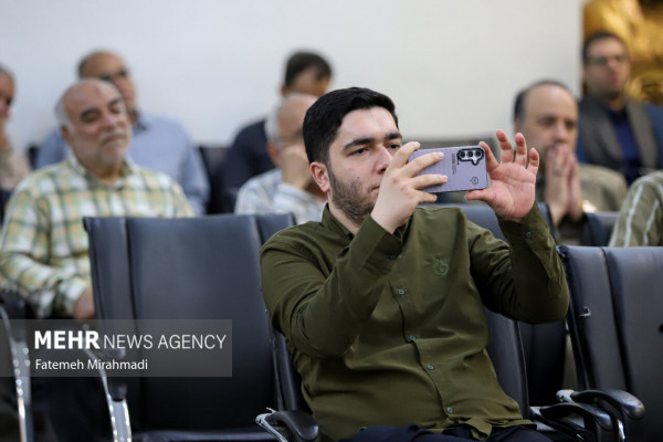 رونمایی از کتاب «میثاق قدسی، ضرورت یاری امام زمان (عج)»